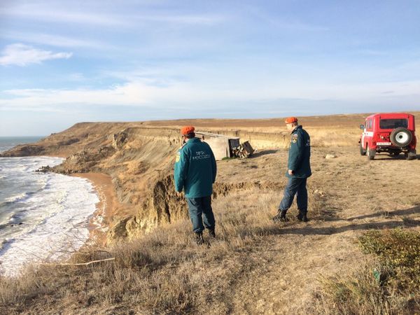 В Крыму ищут пропавших при пожаре на танкерах моряков В Крыму ищут пропавших при пожаре на танкерах моряков