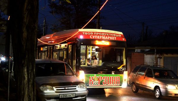 В Симферополе замкнуло троллейбусную линию В Симферополе замкнуло троллейбусную линию