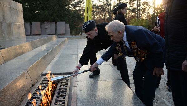 С Сапун-горы в Севастополе перенесли Вечный огонь