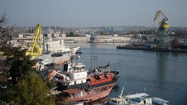 Вид на порт Севастополя