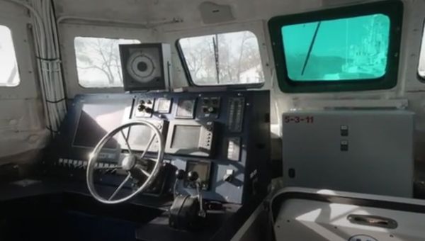 В рубке корабля, возвращенного Украине В рубке корабля, возвращенного Украине