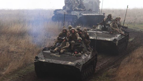 Учения украинских военных вблизи Мариуполя Учения украинских военных вблизи Мариуполя