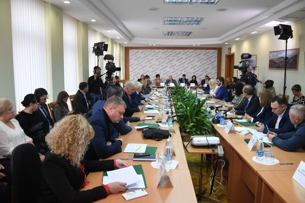 Принуждение к миру: Госсовет Крыма решил навести порядок в Тайгане Принуждение к миру: Госсовет Крыма решил навести порядок в Тайгане