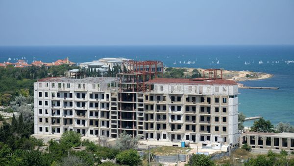 Строительство новых жилых домов в Севастополе Строительство новых жилых домов в Севастополе