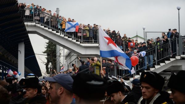 Первый поезд после пятилетнего перерыва прибывает в Севастополь