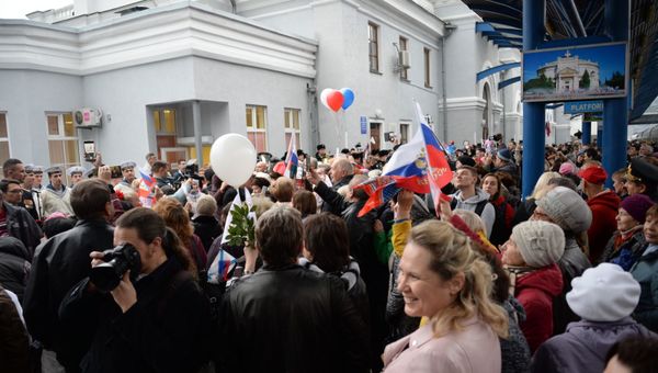 Первый поезд после пятилетнего перерыва прибывает в Севастополь