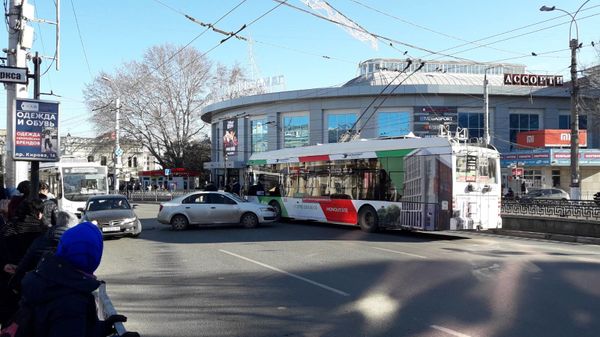 #Народнаясводка: в центре Симферополя ДТП произошло с троллейбусом  