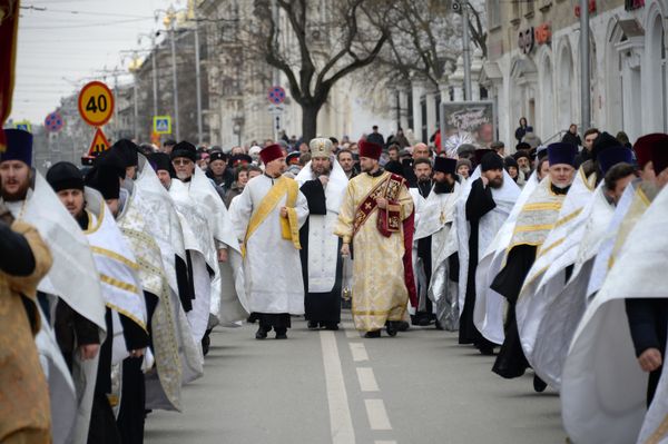 В Севастополе прошел традиционный рождественский крестный ход - фото