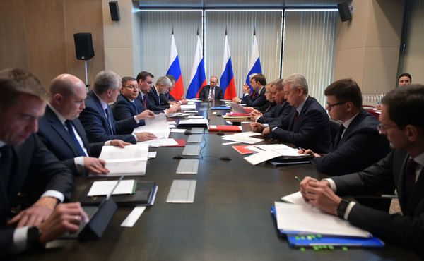 Крымское совещание Путина: главные месседжи властям РК и Севастополя Крымское совещание Путина: главные месседжи властям РК и Севастополя