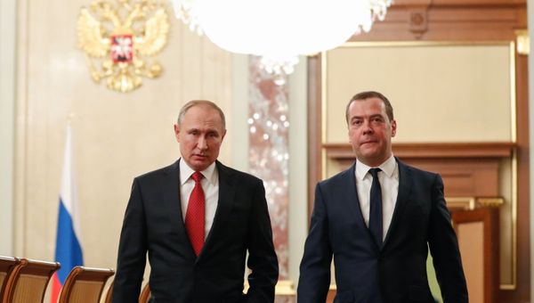 Правительство России уходит в отставку