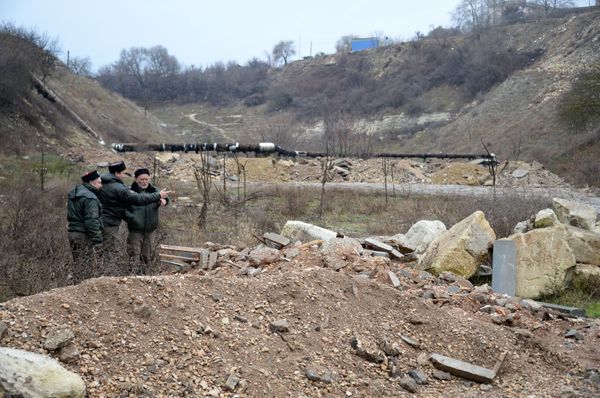 Казаки взяли под охрану стихийные свалки Севастополя