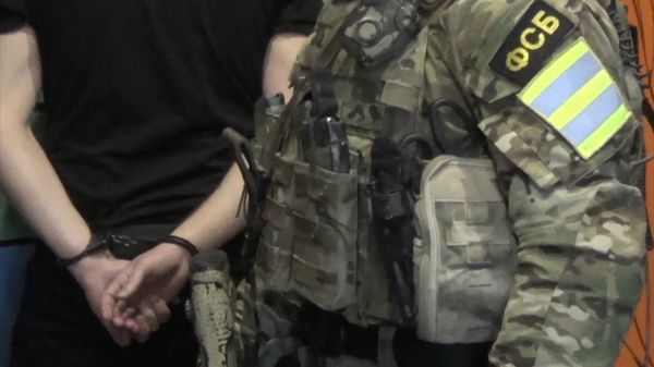 ФСБ России пресекла деятельность контрабанды оружия и наркотических средств