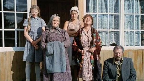 Кадр из фильма Любовь и голуби (1984 год, реж. Владимир Меньшов) 