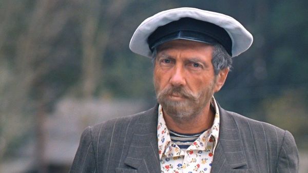 Сергей Юрский в роли дяди Мити в фильме Любовь и голуби (1984 год, реж. Владимир Меньшов)