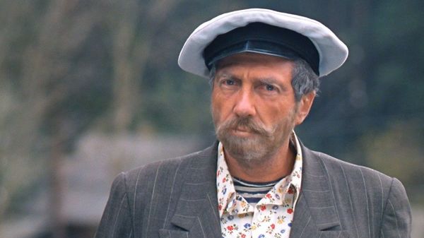 Сергей Юрский в роли дяди Мити в фильме Любовь и голуби (1984 год, реж. Владимир Меньшов)