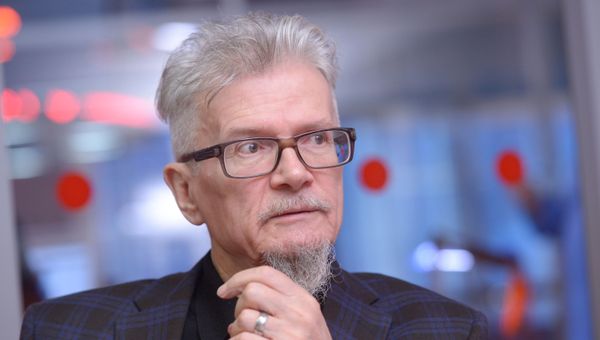 Писатель, поэт, публицист, председатель партии Другая Россия Эдуард Лимонов