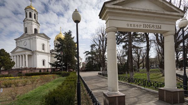 Симферополь на карантине сквер Победы Кафедральный собор