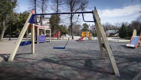 Симферополь на карантине парк без людей 
