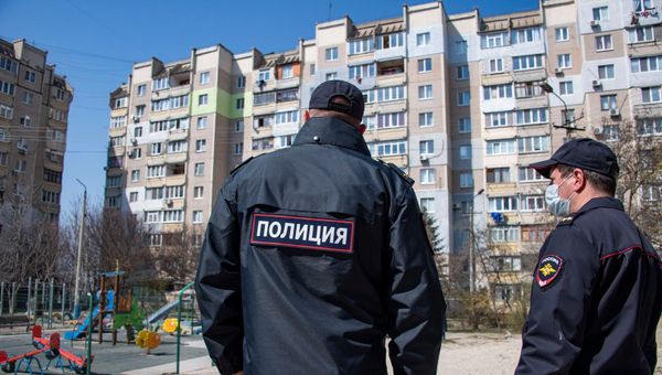 Патруль полиции по выявлению нарушителей карантина
