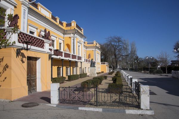Бюджет выживания и вера в возрождение: 140 лет галерее Айвазовского Бюджет выживания и вера в возрождение: 140 лет галерее Айвазовского