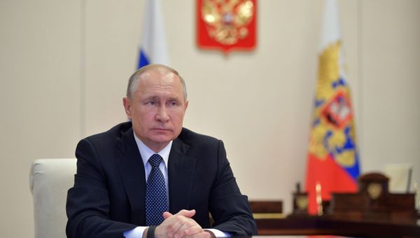 Президент РФ В. Путин в режиме видеоконференции провел совещание по вопросам развития ситуации с коронавирусной инфекцией