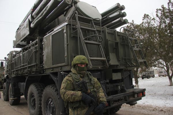 Зенитно-ракетные комплексы С-400 Триумф развернуты на территории воинской части в Джанкое. 29 ноября 2018