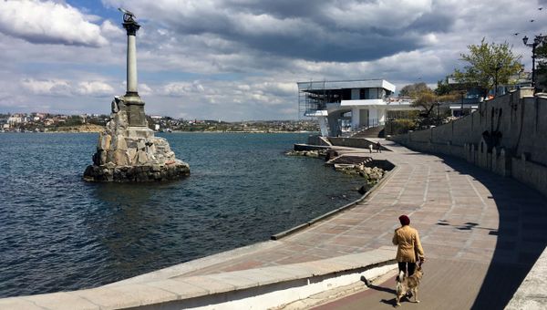 Севастополь набережная памятник затопленным кораблям Севастополь набережная памятник затопленным кораблям