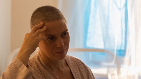 Нэлли Уварова на съемках сериала Закрытый сезон Нэлли Уварова на съемках сериала Закрытый сезон