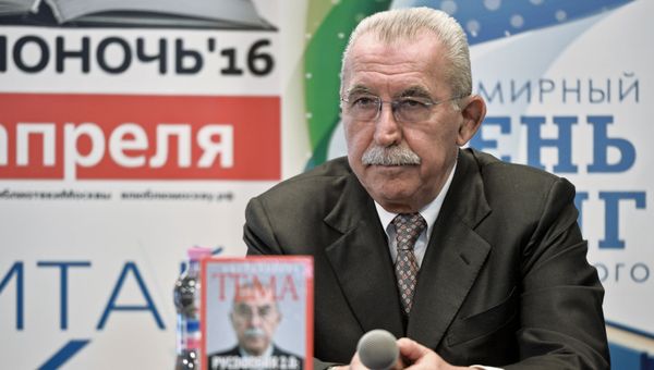 Итальянский журналист, писатель и общественный деятель Джульетто Кьеза