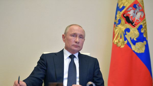 Президент РФ В. Путин провел совещание с главами регионов по борьбе с распространением коронавируса в РФ