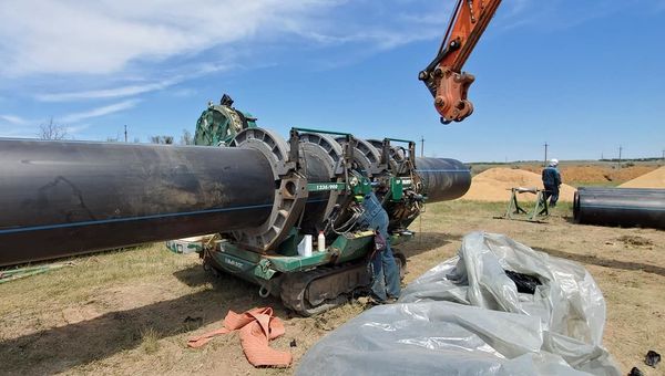 Работа по ремонту гидроузла на ивановском водоводе в Крыму