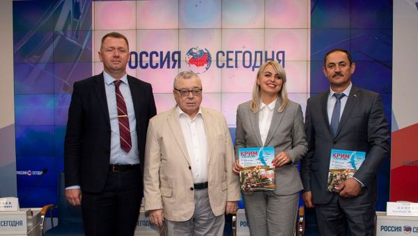 Презентация первого украиноязычного журнала Крим сьогодні в мультимедийном пресс-центре МИА Россия сегодня