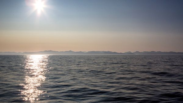 Солнце над водами Атлантического океана