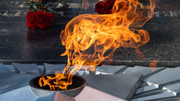 Вечный огонь. Подготовка к возложению цветов. Репетиция