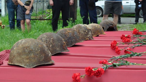 Перезахоронение воинов Красной армии на Украине Перезахоронение воинов Красной армии на Украине