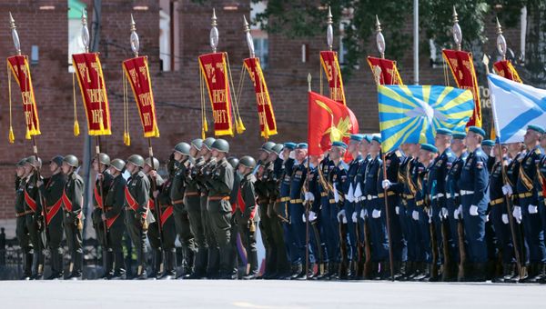 Военный парад в городах России в ознаменование 75-летия Победы Военный парад в городах России в ознаменование 75-летия Победы