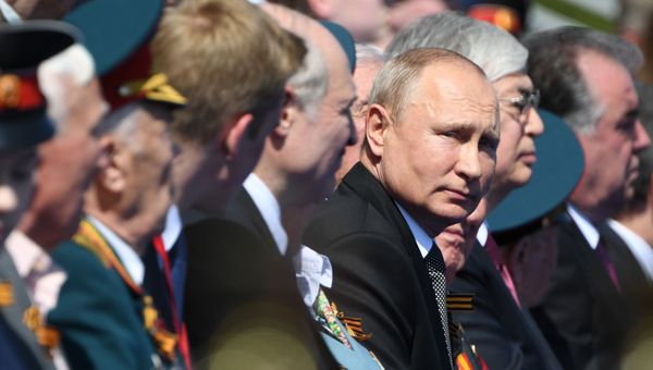 Президент РФ В. Путин принял участие в военном параде в ознаменование 75-летия Победы в Великой Отечественной войне Президент РФ В. Путин принял участие в военном параде в ознаменование 75-летия Победы в Великой Отечественной войне