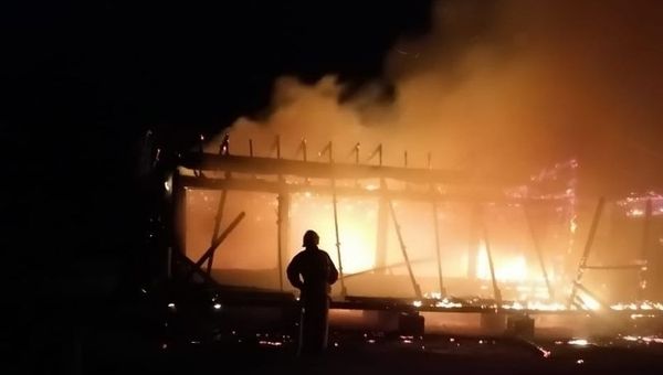 В Коктебеле дотла сгорел деревянный дом В Коктебеле дотла сгорел деревянный дом
