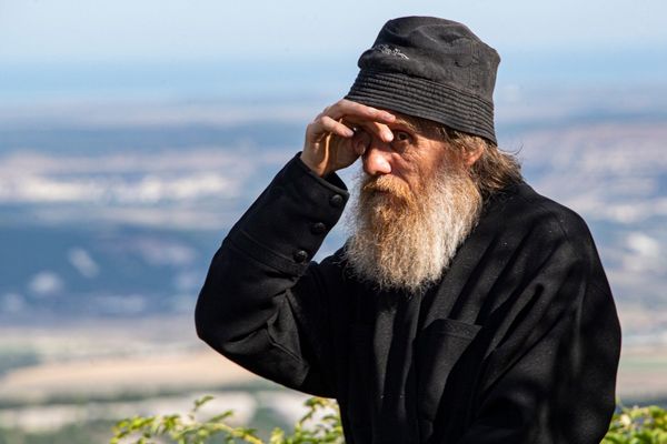 Обитель гордится своим источником, расположенном в гроте. Эта вода – конденсат известняков, осадочная влага. В других пещерных монастырях и городах Крыма подобного нет. 