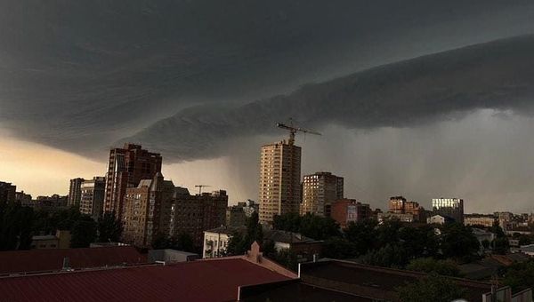 Тропический ливень в Ростове-на-Дону