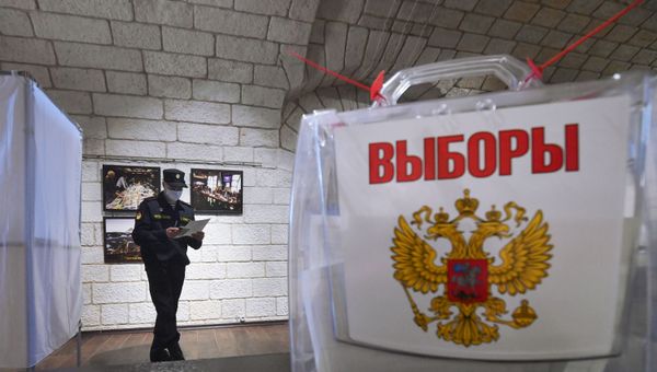 Военнослужащий спортивной роты ЦСКА принимает участие в голосовании Военнослужащий спортивной роты ЦСКА принимает участие в голосовании