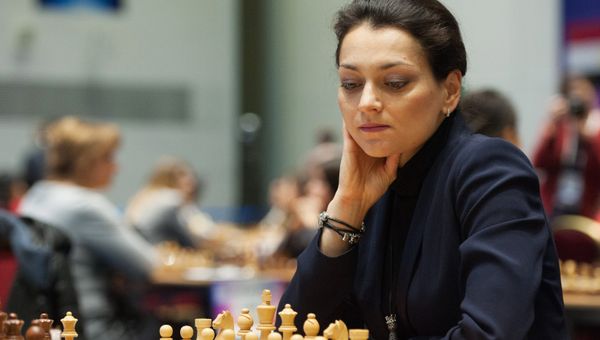 Шахматы. Чемпионат мира. Женщины. Первый день
