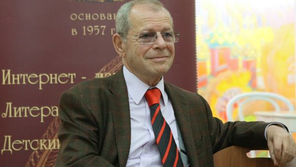 Писатель Аркадий Арканов на открытии литературно-музыкальной гостиной им.И.Д.Сытина