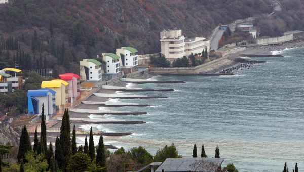 Артек - международный детский центр в Крыму Артек - международный детский центр в Крыму