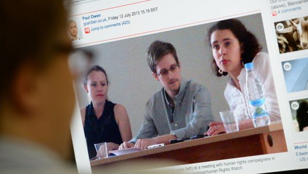 Сноуден хотел бы остаться в России
