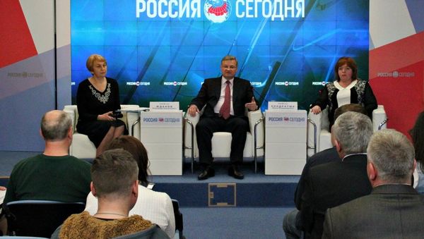 Александр Жданов - министр ЖКХ РК и нач. инспекции по жилищному надзору РК Ирина Кондратюк