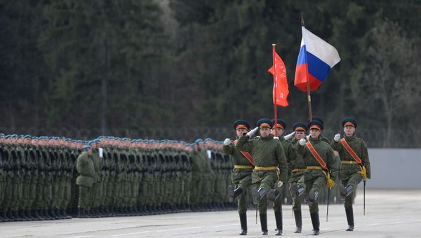 Совместная тренировка пеших и механизированных колонн к Параду Победы