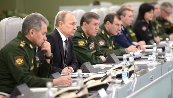 Президент РФ В.Путин посетил Национальный центр управления обороной РФ