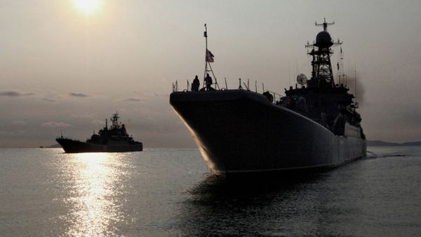 Корабли ВМФ РФ. Архивное фото