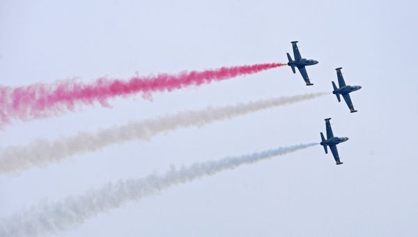 Пилотажная группа Русь на штурмовиках Л-39, архивное фото